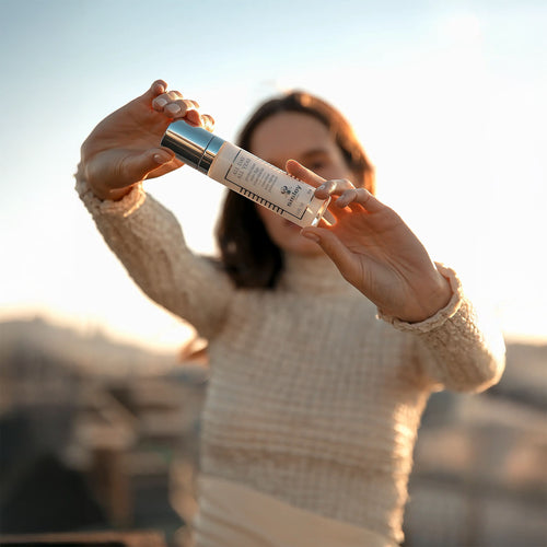 Moisturizes and maintains supple, comfortable skin all day