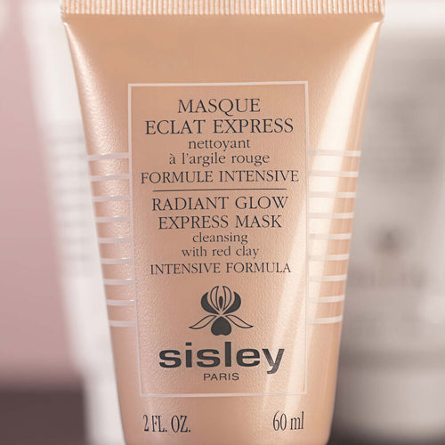 Red clay and botanical brighteners deep cleanse, energize, and illuminate