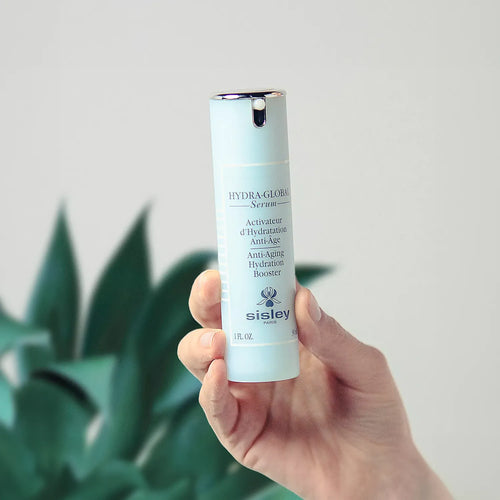Its fresh, watery texture absorbs instantly, allowing for immediate follow-up with skincare