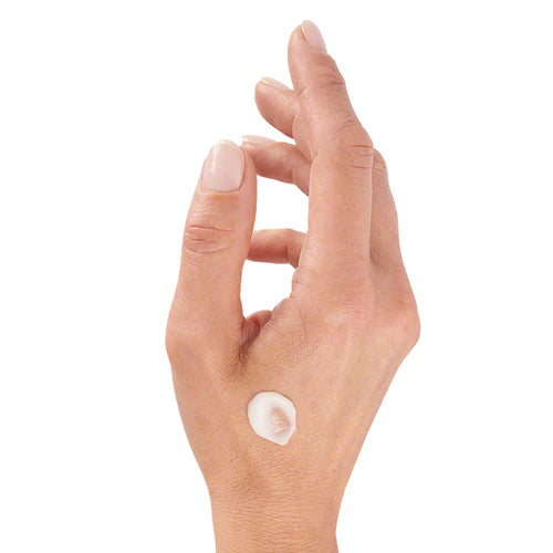 Swiss spa technique maximizes hydration penetration and cellular activation for all-day moisture perfection.