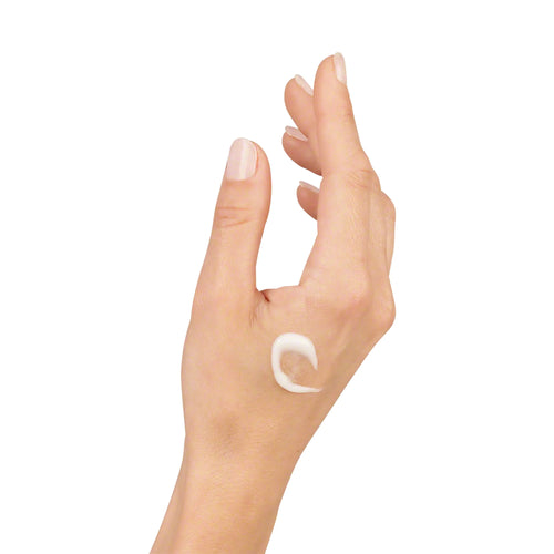 Ultra-light eye emulsion featuring Valmont's exclusive Hydra3 complex—a sophisticated blend of triple hyaluronic acids