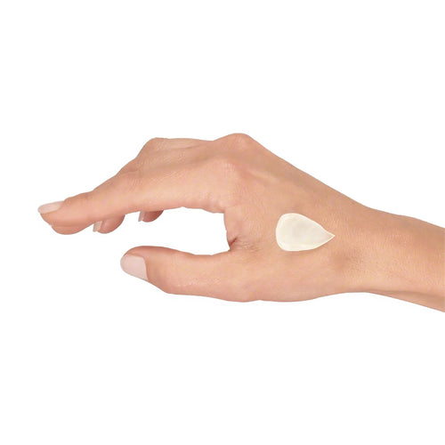 This powerful eye contour treatment intensely hydrates and reduces the visible appearance of fine lines and wrinkles