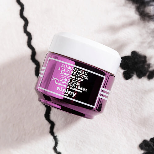 Revitalizes the complexion, giving skin a youthful, vibrant appearance