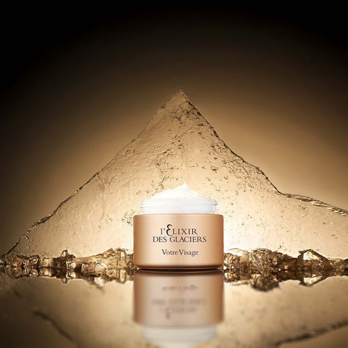this divine cream delivers an instant Lifting effect by refining and smoothing pores