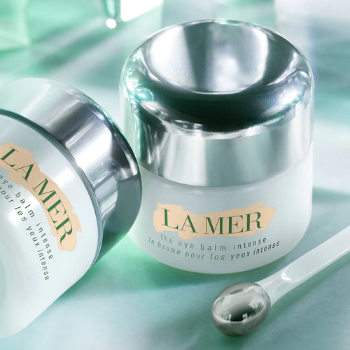 Hydrates, revitalizes and conditions delicate skin