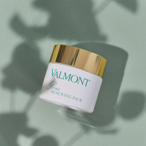 Its featherlight, non-greasy texture makes it ideal for both express use and daily car