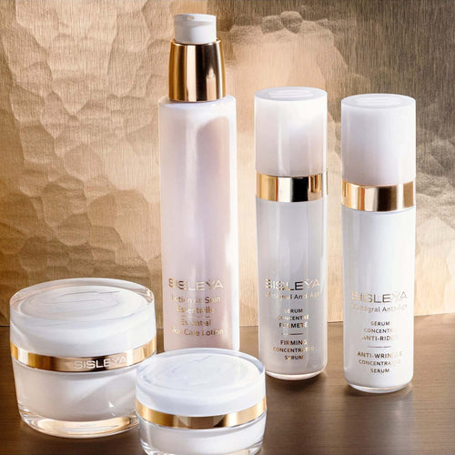 Sisley Sisleÿa Essential Skin Care Lotion is a pre-serum treatment lotion